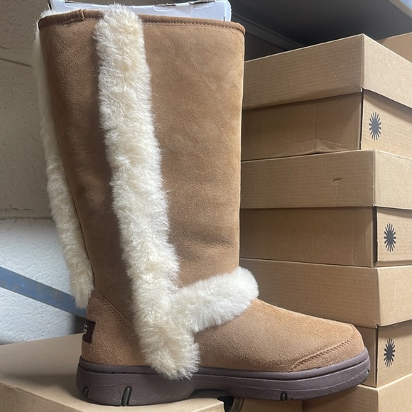 New women’s winter UGG Sunburst Tall winter boots - Picture 5 of 6
